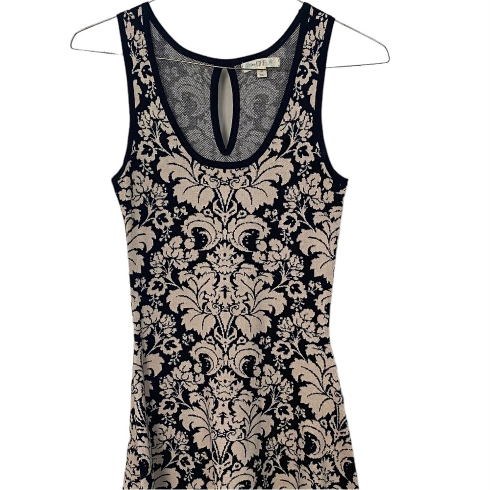 Love Fire Mermaid Fit & Flare Black Cream Sleeveless Knit Sweater Dress Sz M
